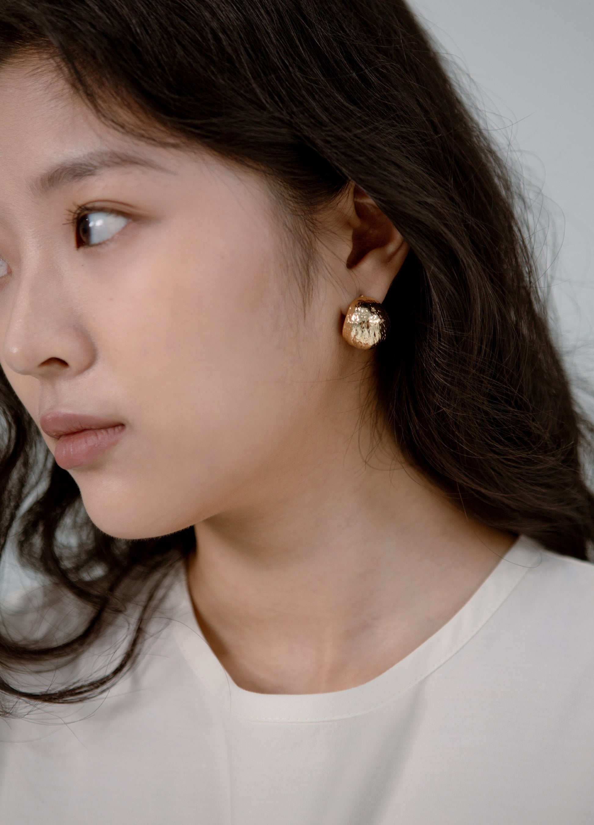 Saero Collective Korean Fashion Singapore Korean Accessories Earrings Made in Korea Seoul Minimalist Korean Fashion Gold Earrings