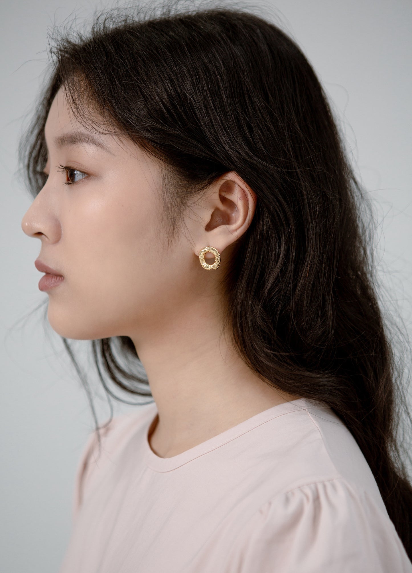 Saero Collective Korean Fashion Singapore Korean Accessories Earrings Made in Korea Seoul Minimalist Korean Fashion Gold