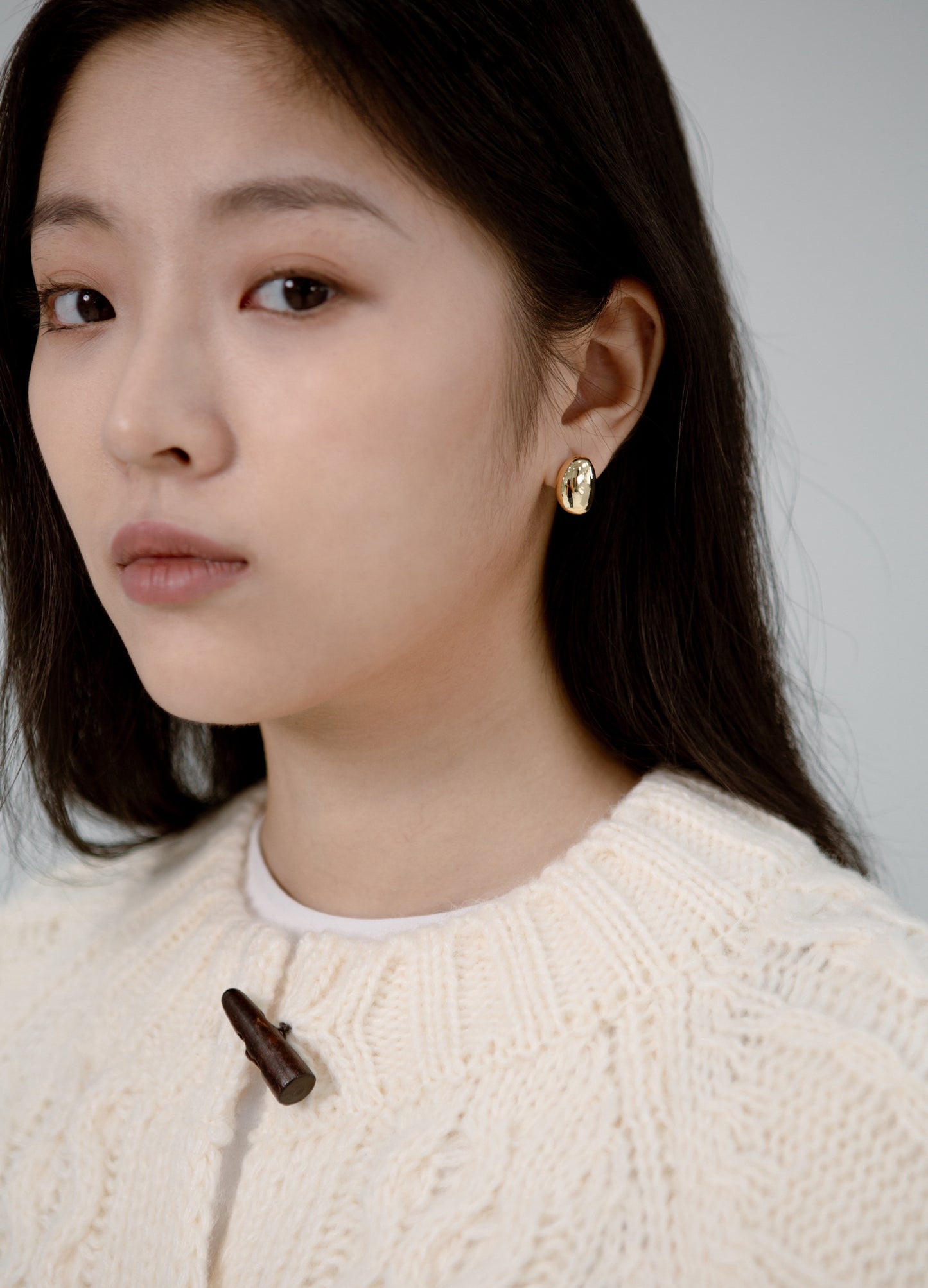 Saero Collective Korean Fashion Singapore Korean Accessories Earrings Made in Korea Seoul Minimalist Korean Fashion Gold Earrings