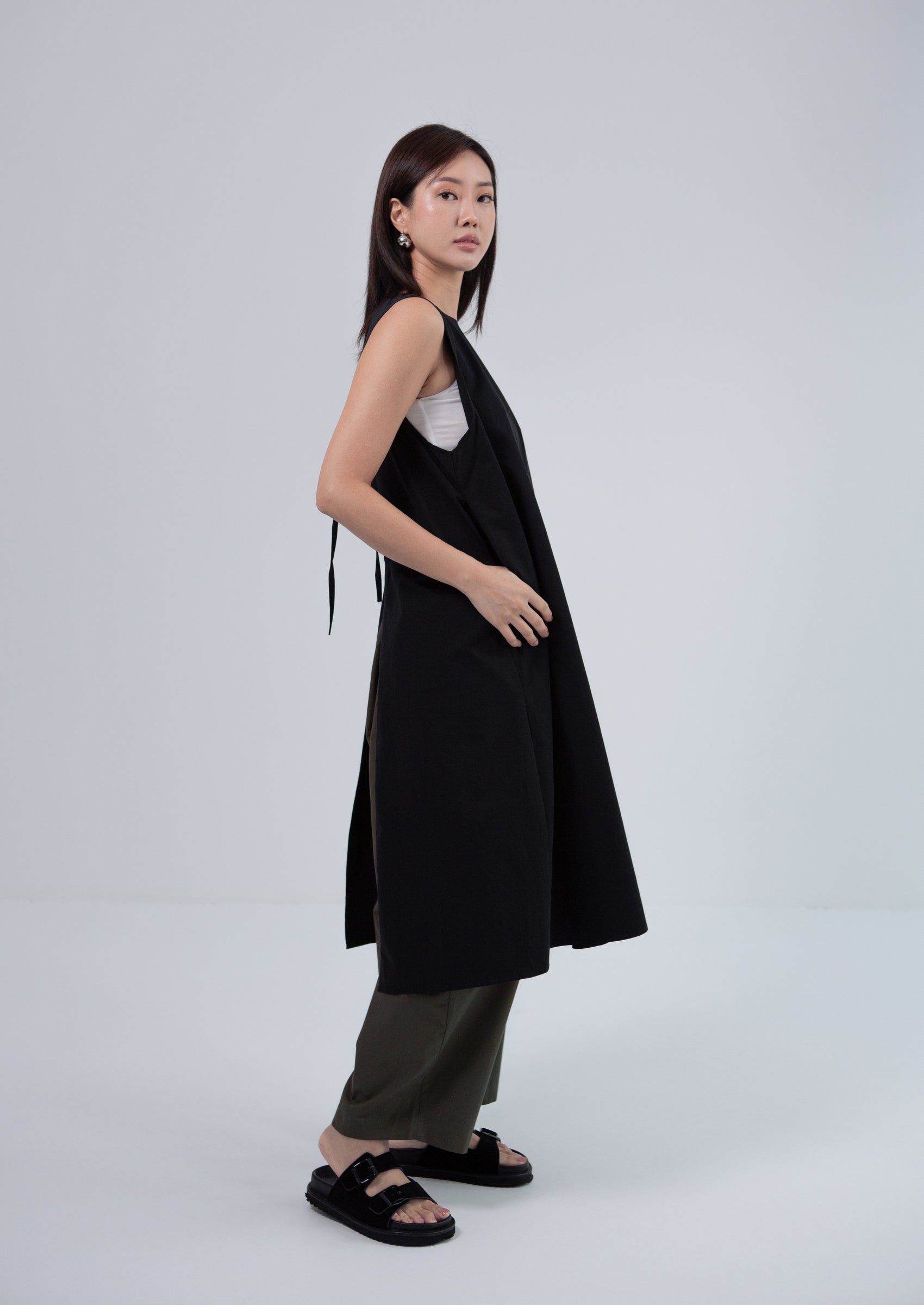 Saero Collective Made in Korea Korean Fashion Singapore Korean Accessories Jewellery Minimalist Fashion Black Vest